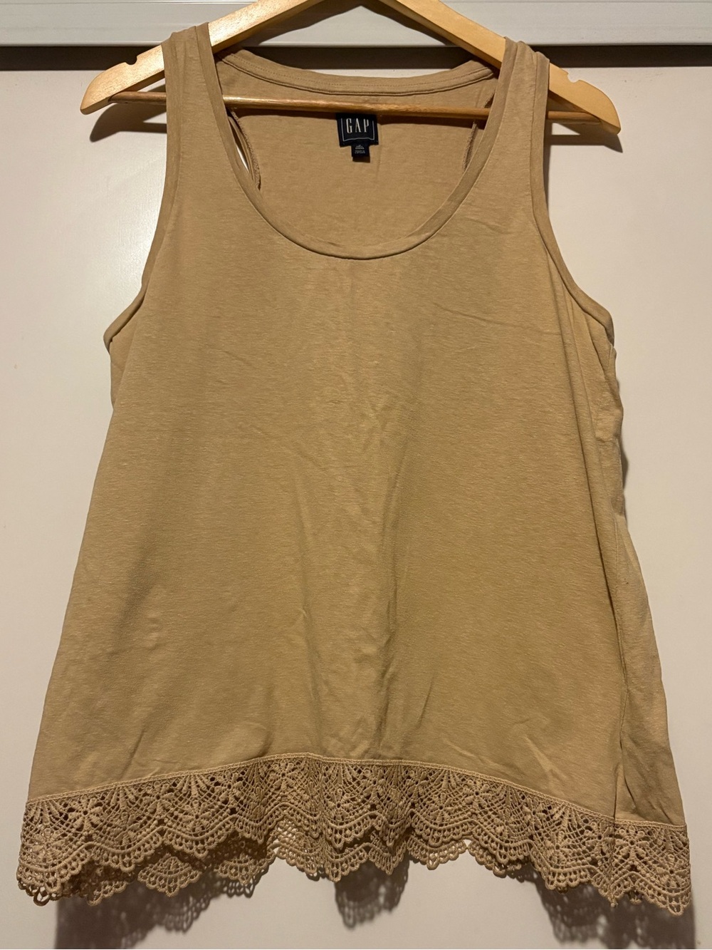 GAP Lace-Hem Tank Top in Light Tan